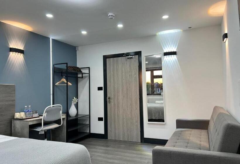 Номер Стандарт Трехместный, Thandi House Heathrow Airport