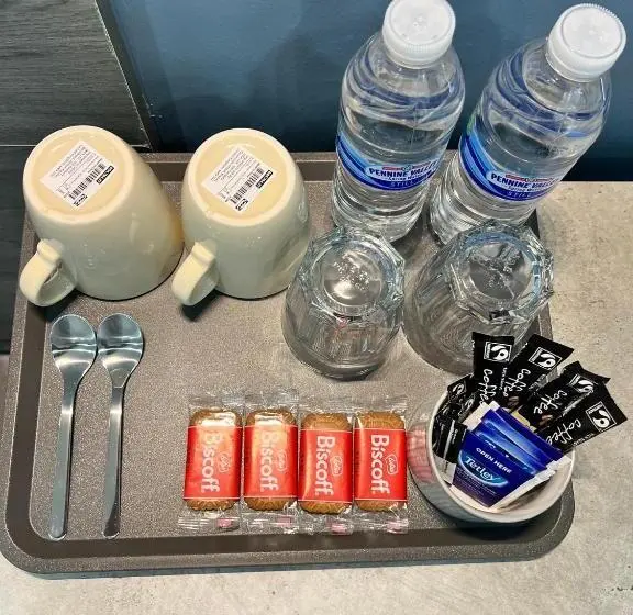 スタンダードトリプルルーム, Thandi House Heathrow Airport