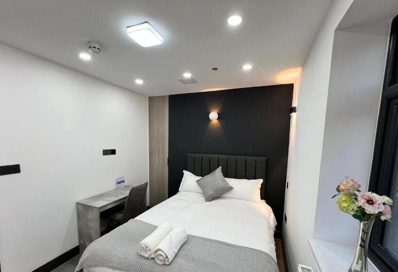 스탠다드 룸, Thandi House Heathrow Airport