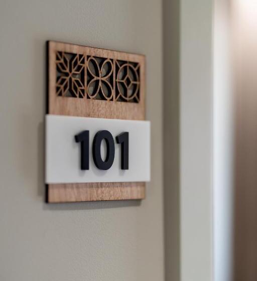 غرفة قياسية ثلاثية مطلة علي الحديقة, Villa Zoi A Stay To Remember I Guesthouse Inside Elbasan Castle