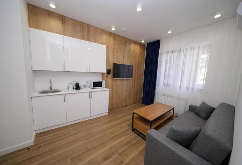 스탠다드 트리플 룸, Ser In