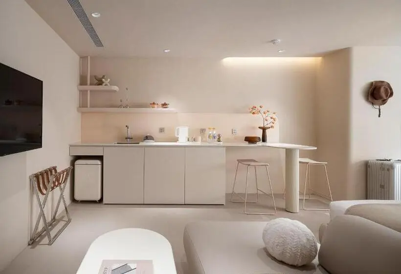 اتاق لوکس چهار تخته, Lore Hotel 樂爾公寓