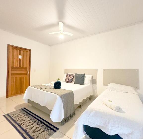 Chambre Triple Standard avec Balcon, 5 Minutos Do Centro Histórico L Pousada Recanto Tangará L Melhor Custo Benefício L Café Da Manhã Inc