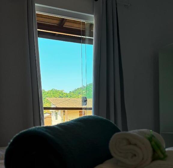 Chambre Triple Standard avec Balcon, 5 Minutos Do Centro Histórico L Pousada Recanto Tangará L Melhor Custo Benefício L Café Da Manhã Inc