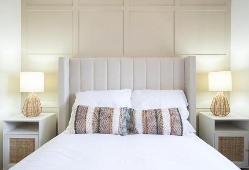 غرفة قياسية مطلّة علي البحر, The Buddle Inn