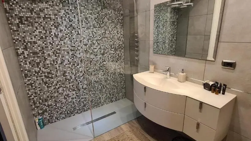 اتاق سوپریور با تخت بزرگ, Le Sale Resort