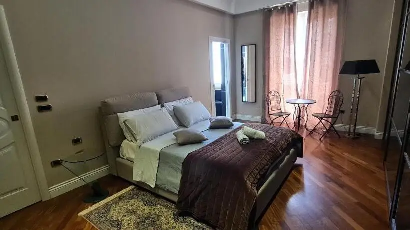 اتاق لوکس با تخت بزرگ, Le Sale Resort