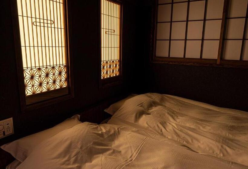 Номер Стандарт, 京都の宿 ぎをんの月
