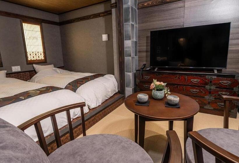 اتاق لوکس, 京都の宿 ぎをんの月