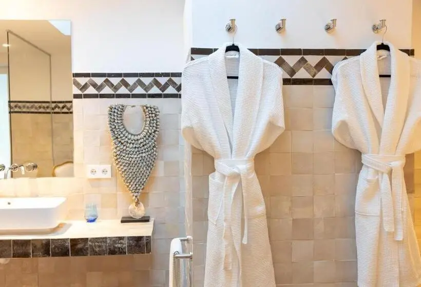 اتاق لوکس, Casablu   An Andalusian Boutique