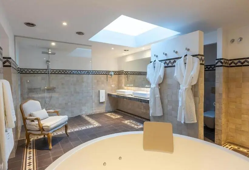 اتاق لوکس, Casablu   An Andalusian Boutique