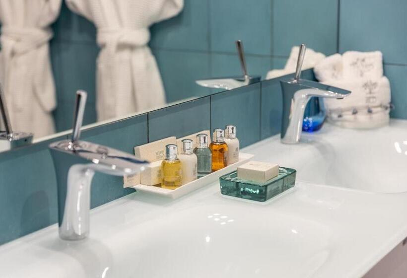 Номер Стандарт, Casablu An Andalusian Boutique