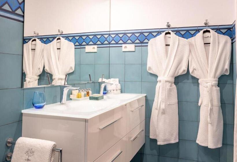 Номер Стандарт, Casablu An Andalusian Boutique