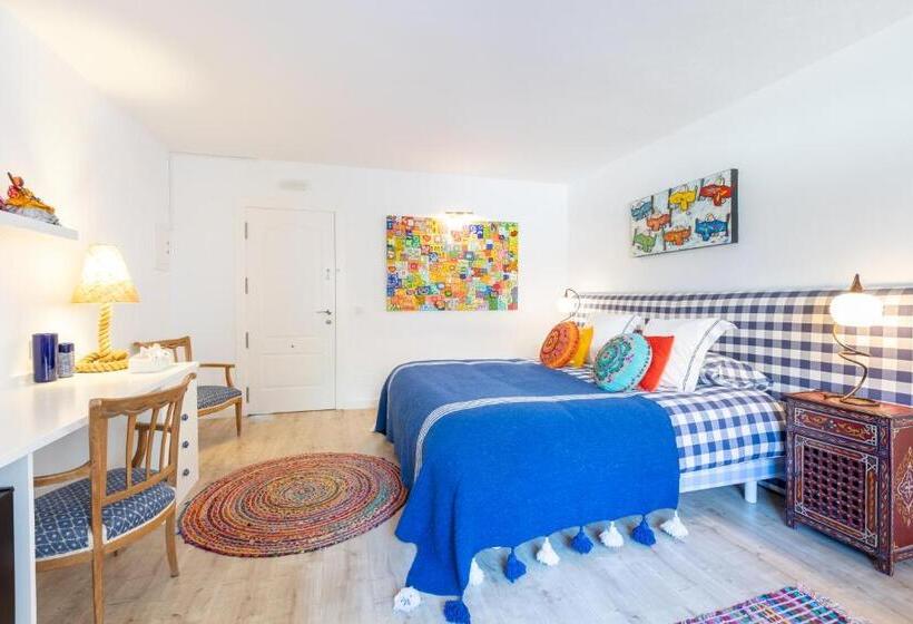 Номер Стандарт, Casablu An Andalusian Boutique