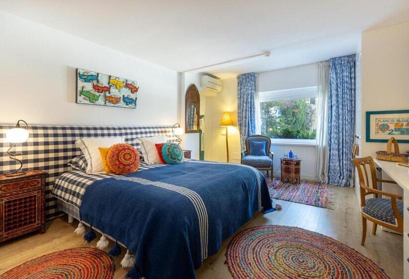 Номер Стандарт, Casablu An Andalusian Boutique