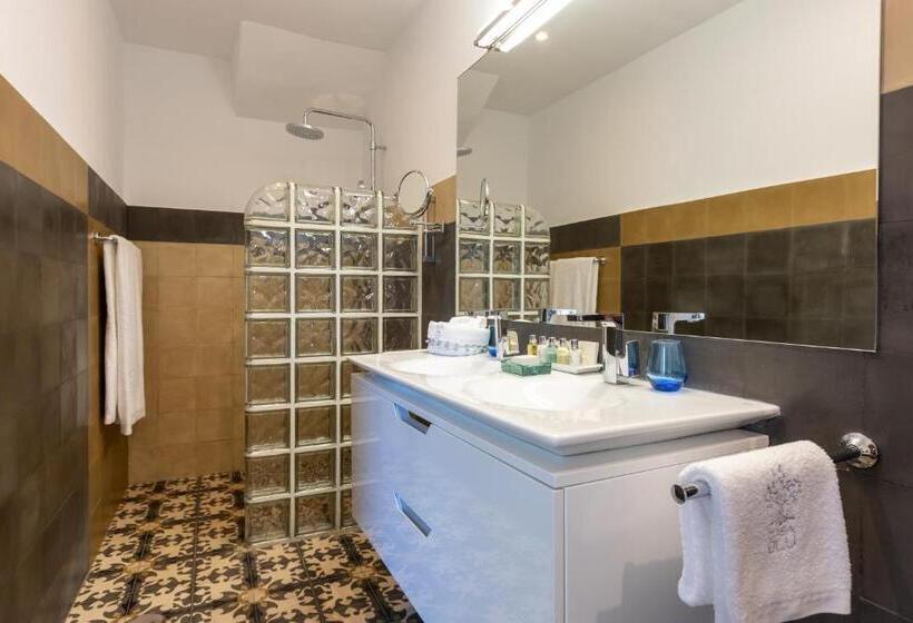 Номер Стандарт с Балконом, Casablu An Andalusian Boutique