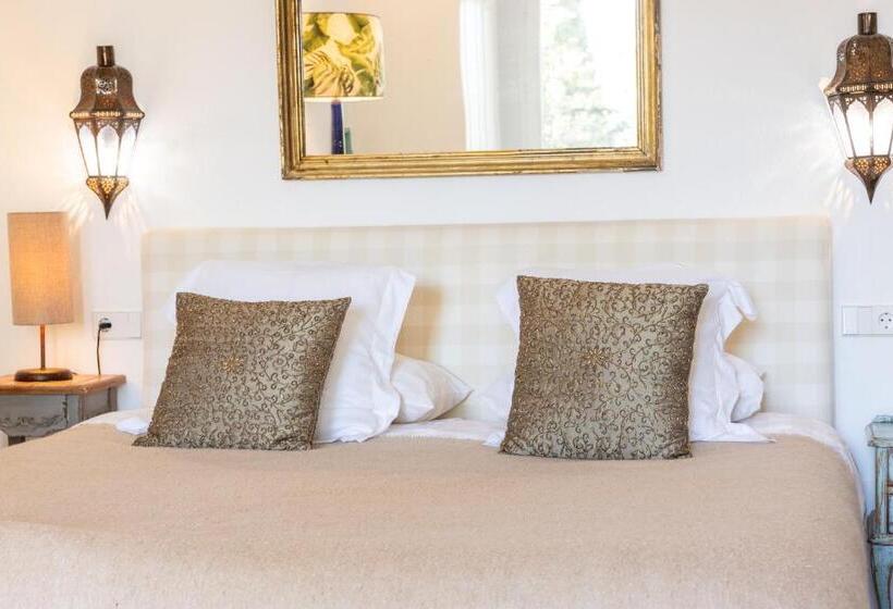 Номер Стандарт с Балконом, Casablu An Andalusian Boutique