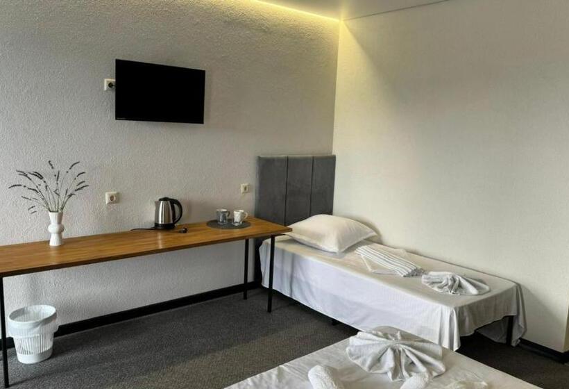 اتاق استاندارد سه نفره, Villa Holm