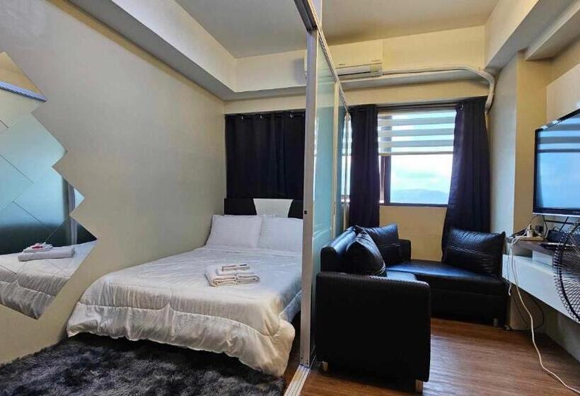 اتاق لوکس, Nesting Lounge One At Santorini Condotel