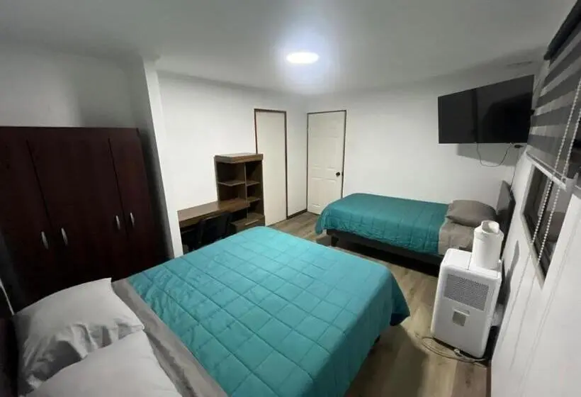 اتاق استاندارد سه نفره, Hostal The Marys House