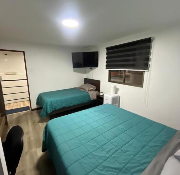 Номер Стандарт Трехместный, Hostal The Marys House
