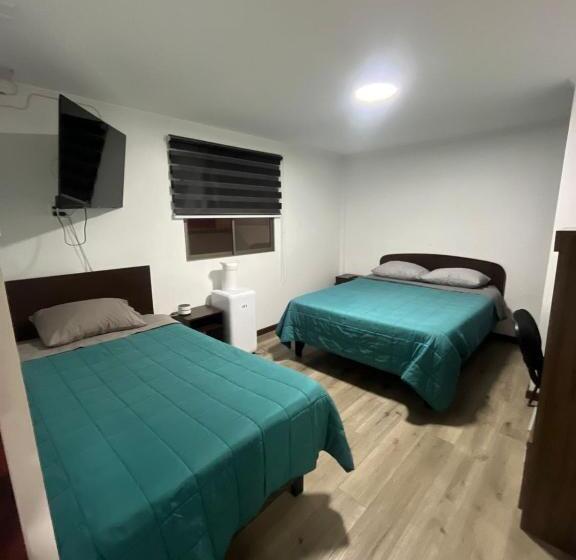 标准三人间, Hostal The Marys House