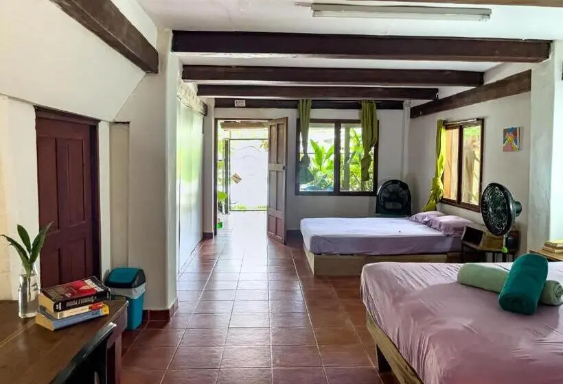 اتاق استاندارد با سرویس بهداشتی مشترک, Garden Rooms