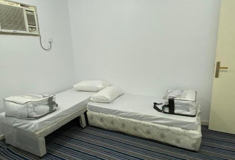 Family Room Shared Bathroom, منارة الروضة