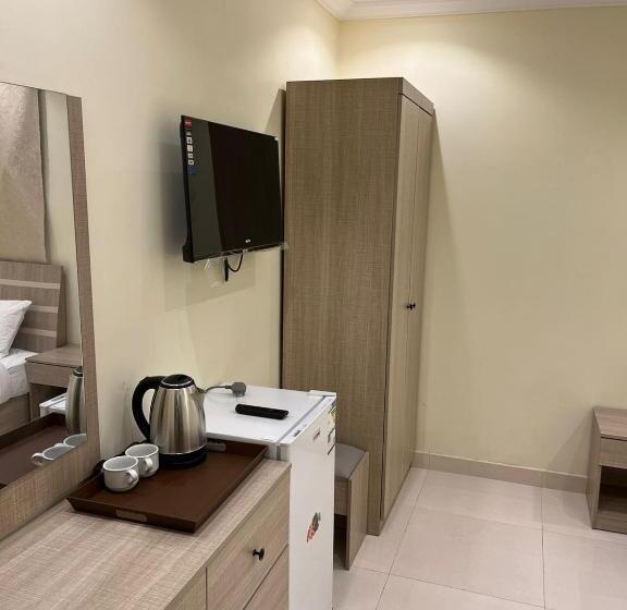 Economy Triple Room, Al Tawfeeg Hotel   Al Azizyah