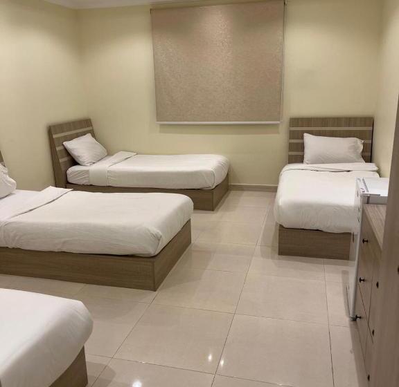 اتاق استاندارد چهار تخته, Al Tawfeeg Hotel   Al Azizyah