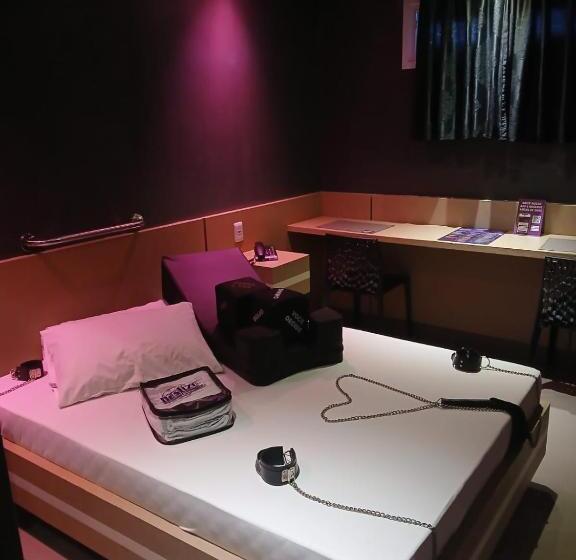 Люкс, Deslize Motel 4