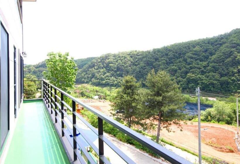 غرفة عائلية, Hongcheon Daol Pension