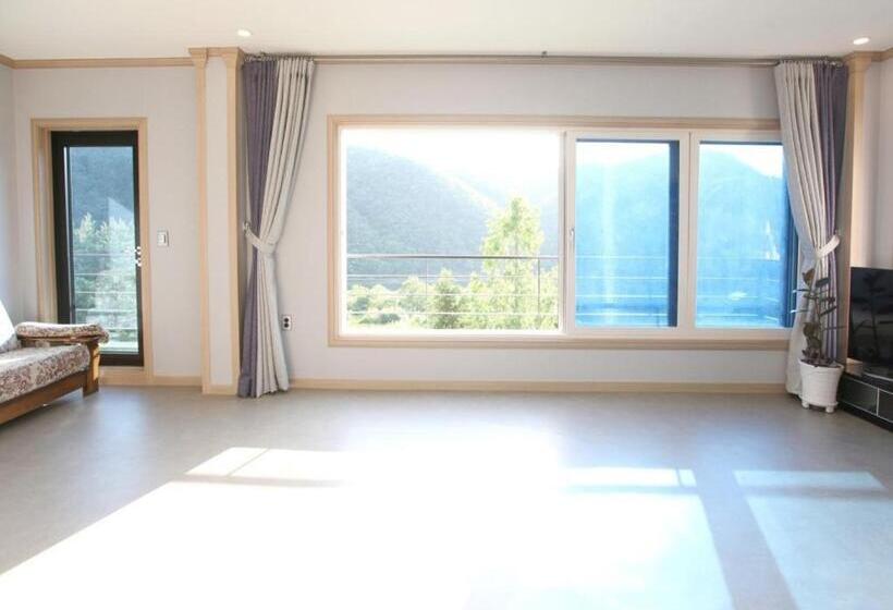 غرفة عائلية, Hongcheon Daol Pension
