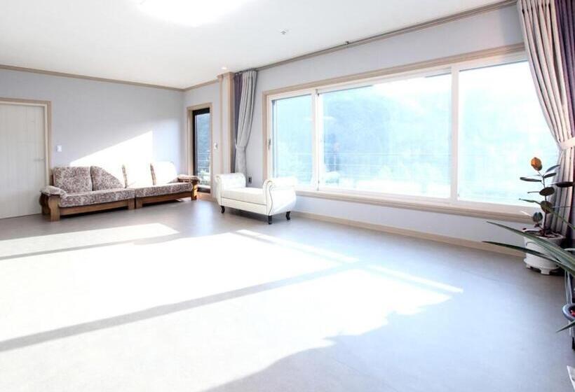 Семейный Номер, Hongcheon Daol Pension