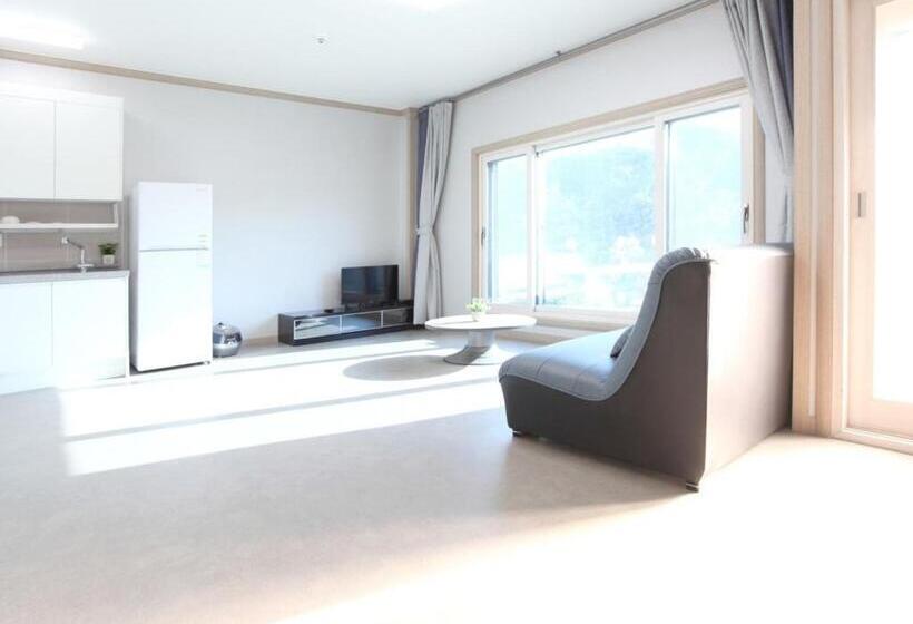 غرفة قياسية رباعية, Hongcheon Daol Pension