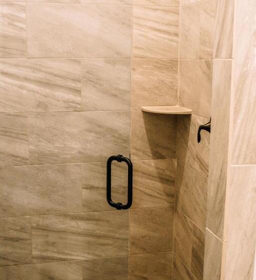 جناح سرير كينج, Pendleton Pointe