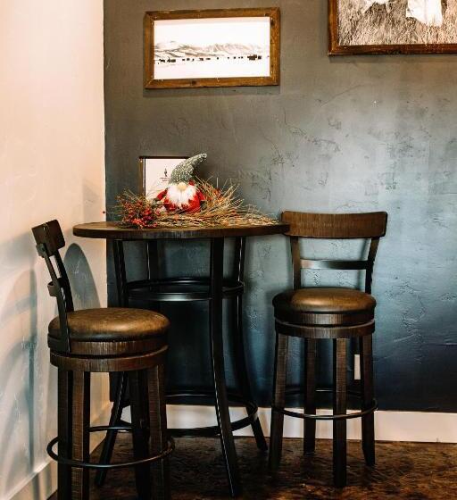 جناح سرير كينج, Pendleton Pointe