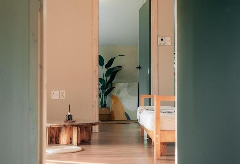 4인용 스탠다드 룸, Jeju Pension Doldamnomo Jip Doldamjeom