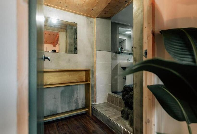 스탠다드 룸, Jeju Pension Doldamnomo Jip Doldamjeom