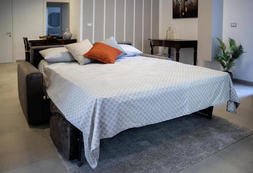 דירת חדר, La Terra Di Mezzo