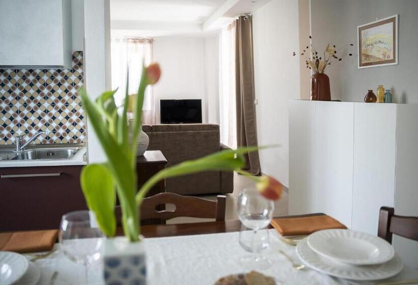 דירת חדר, La Terra Di Mezzo