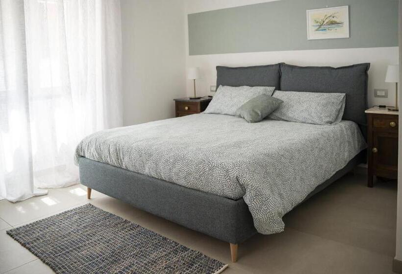 דירת חדר, La Terra Di Mezzo