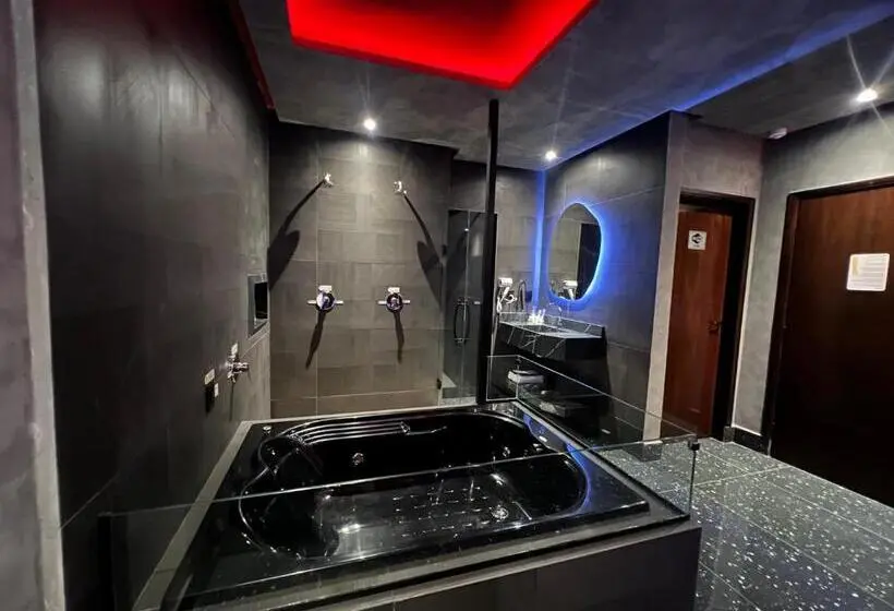 スイート, Motel Prestige Pinda 4