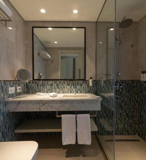 اتاق استاندارد با چشم‌انداز دریا, Palma Bay Rotana Resort   New Alamein