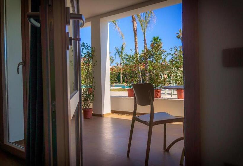 Номер Стандарт Трехместный, Palm Beach Resort