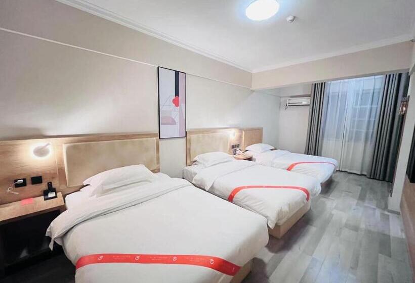 Трехместный Номер Комфорт, Yilong Yitang Hotel Kunming Railway Station Joy City Center