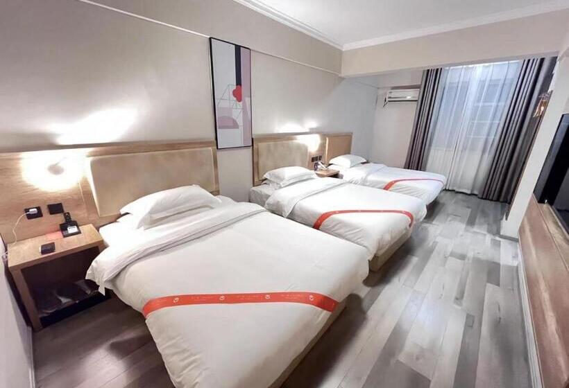 舒适三人间, Yilong Yitang Hotel Kunming Railway Station Joy City Center