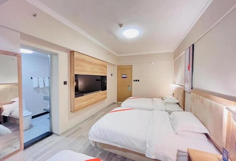 舒适三人间, Yilong Yitang Hotel Kunming Railway Station Joy City Center