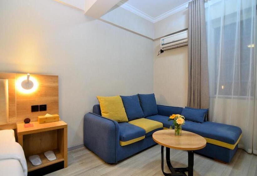 高级家庭房间, Yilong Yitang Hotel Kunming Railway Station Joy City Center