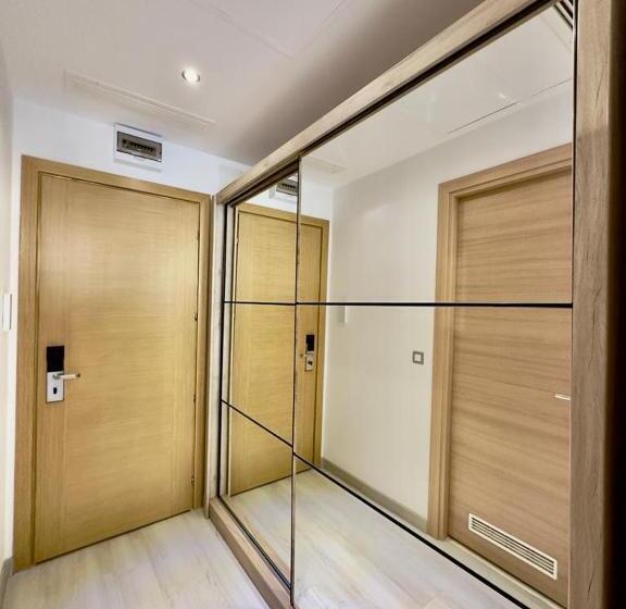 استودیوی استاندارد, Deluxe Apartments & Studio With Many Facilities